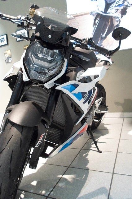 Fahrzeugabbildung BMW M1000R nur 2818 KM