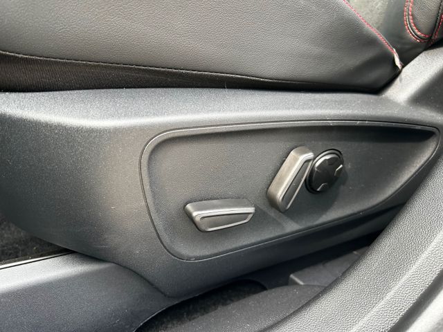 Kuga Hybrid ST-Line X *AWD*PANO*360°*MatrixLED*