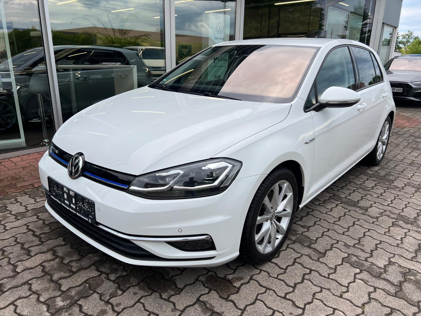 Volkswagen Golf 1.5 TSI Highline AHK LED App-Connect Ergo