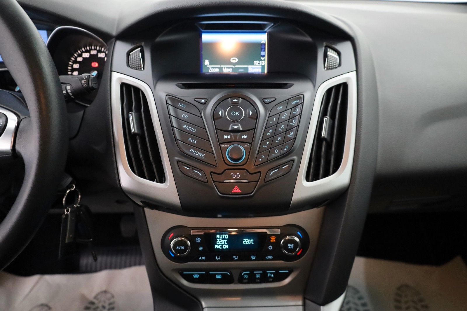 Fahrzeugabbildung Ford Focus Turnier Sync Edition Navi,SH,PDC,SR+WR