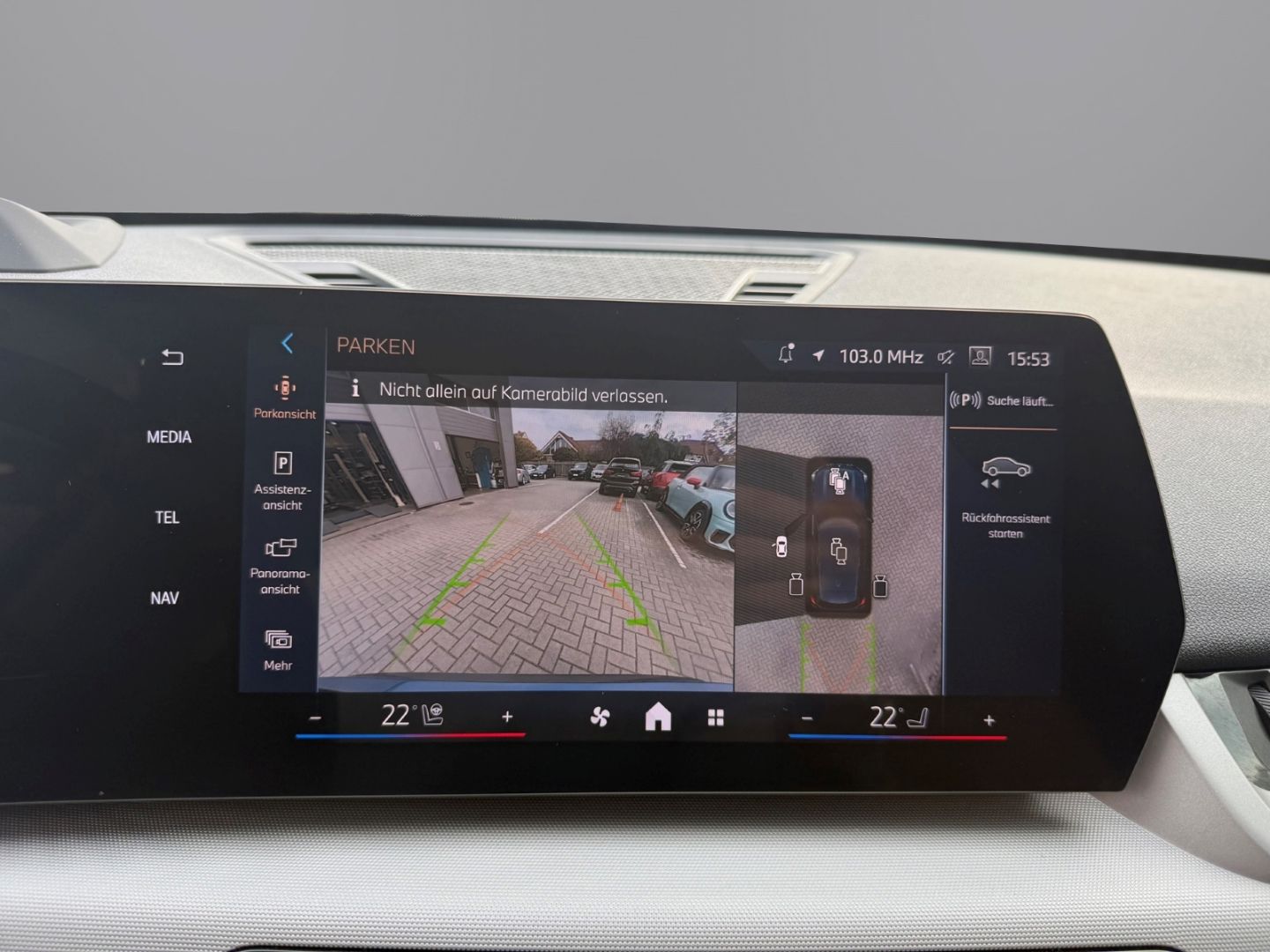 BMW iX1 eDrive20 HUD Pano LKH SHZ Massagesitze H&K foto 4
