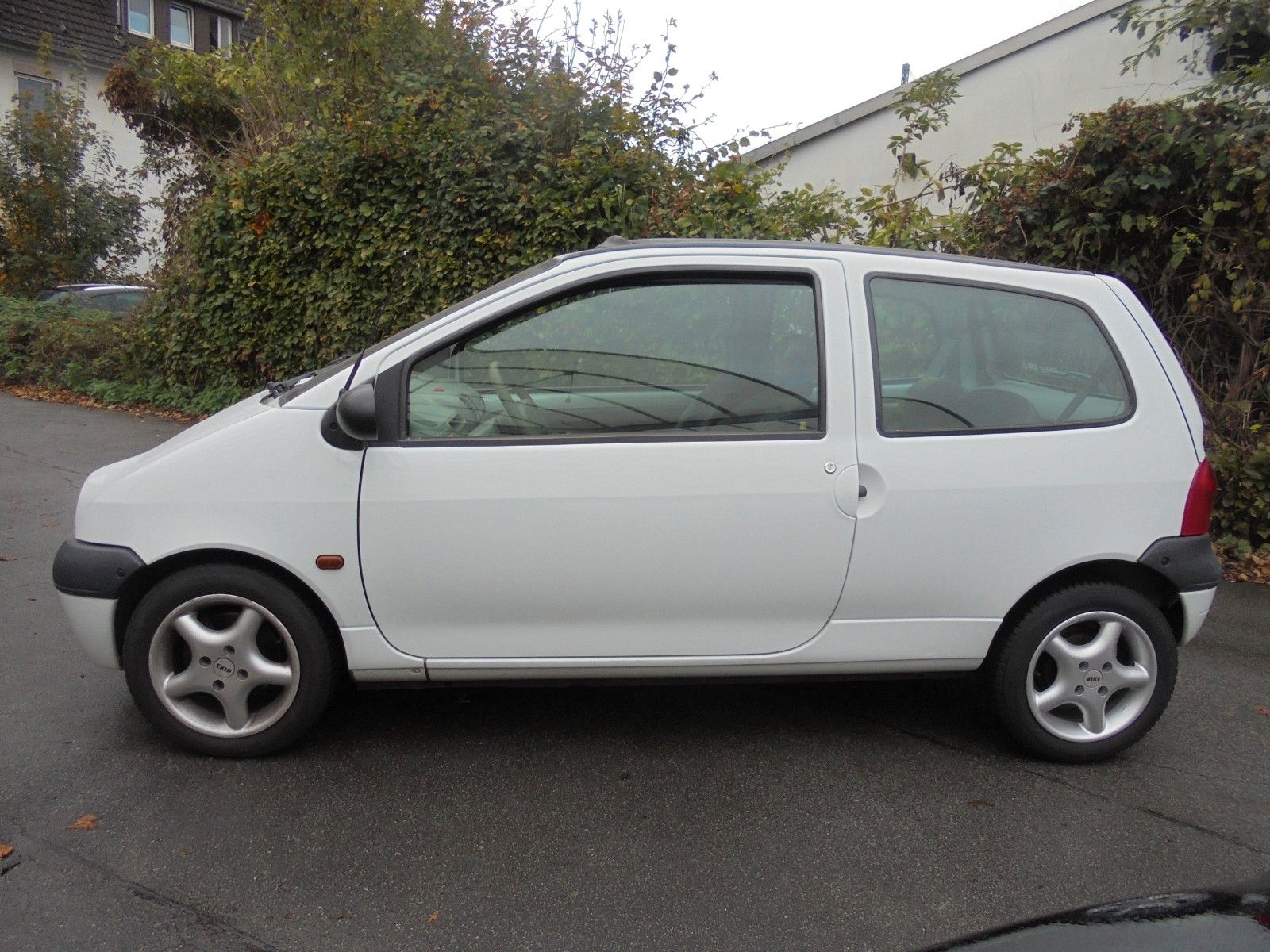 Fahrzeugabbildung Renault Twingo Initiale 1.2 Klima/Faldach