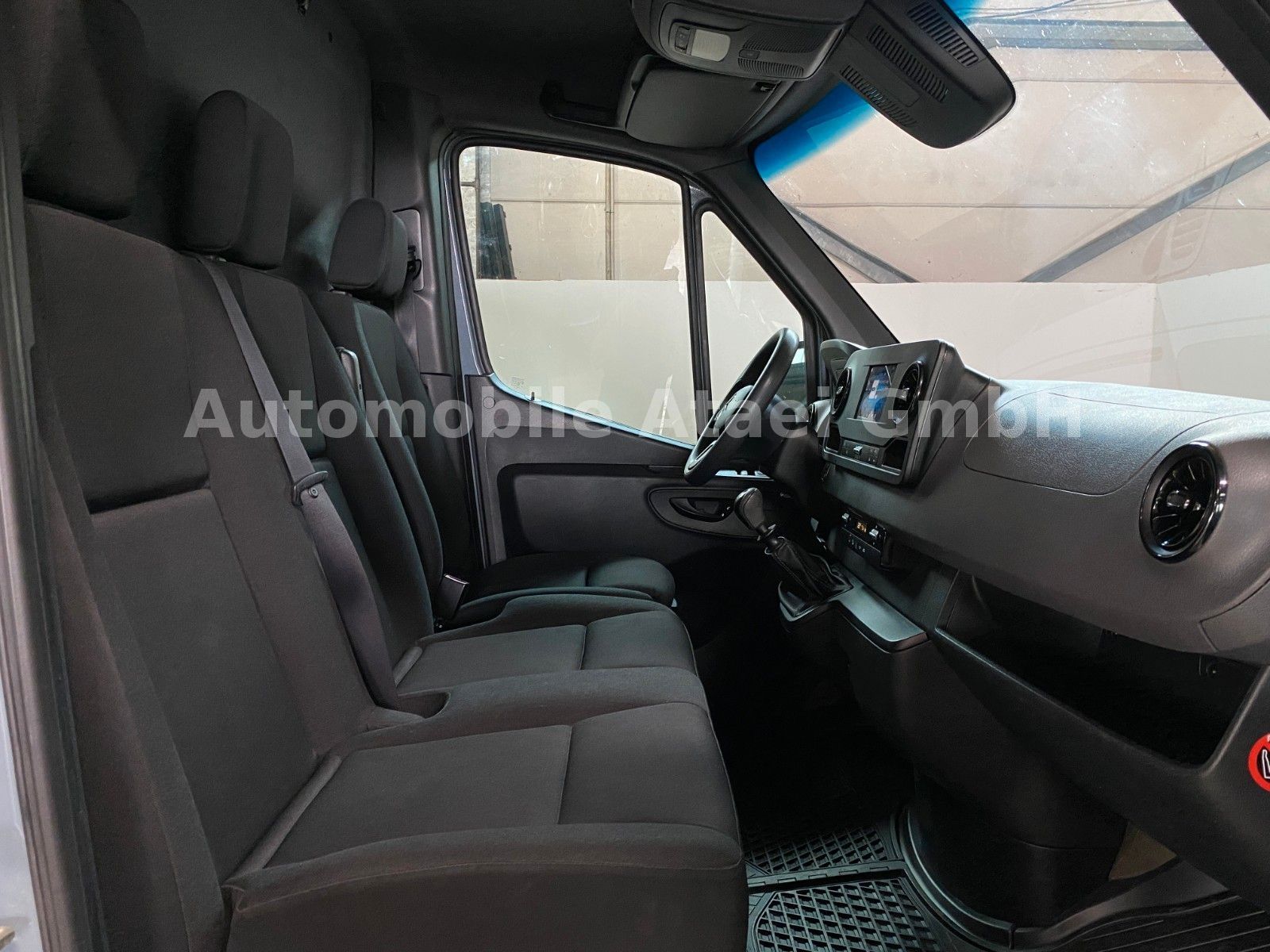 Fahrzeugabbildung Mercedes-Benz Sprinter 211 Plus Paket AHK+ KAMERA+ MBUX (8189)