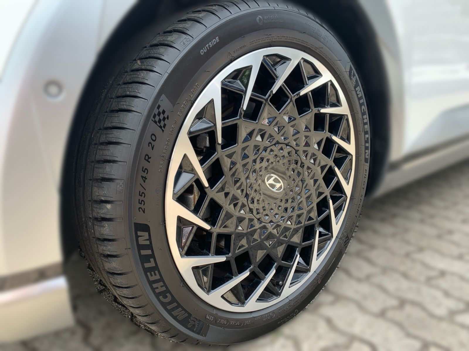 Fahrzeugabbildung Hyundai IONIQ 5 Project 72,6 kWh 45 4WD Solar