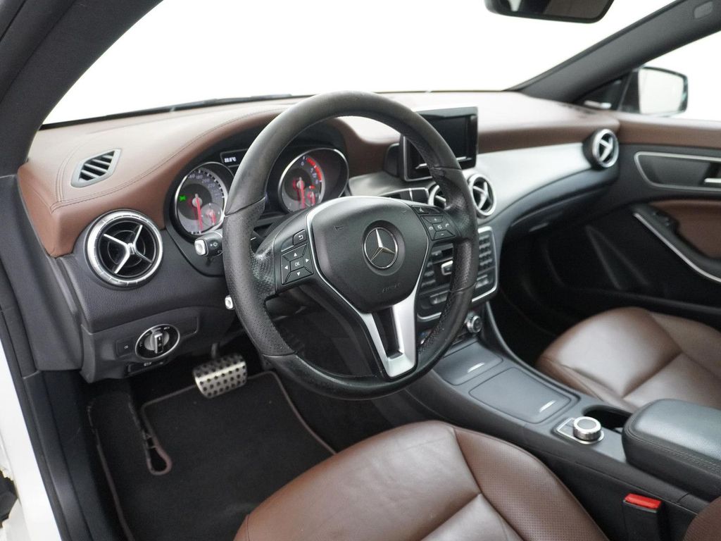 Mercedes-Benz CLA 200 Prestige AMG Styling panorama dach Leder