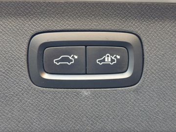 Volvo XC90 Momentum AWD*Vollausstattung*AHK*7-Sitzer*