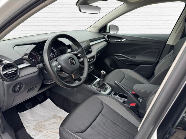 Fahrzeugabbildung SKODA Fabia Ambition 1.0 MPI 80 PS 5-Gang LED SHZG AC