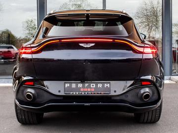 2021 Aston Martin DBX — фото 7