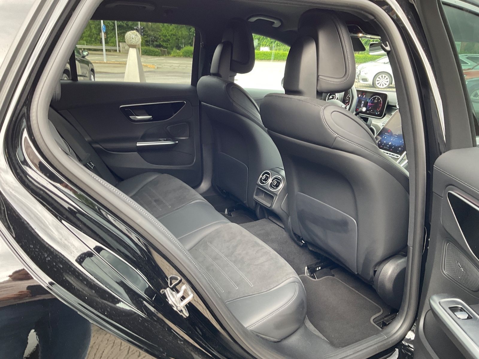Fahrzeugabbildung Mercedes-Benz C 220 d T AMG Autom.,Navi,LED,Kamera,Carp,AHK