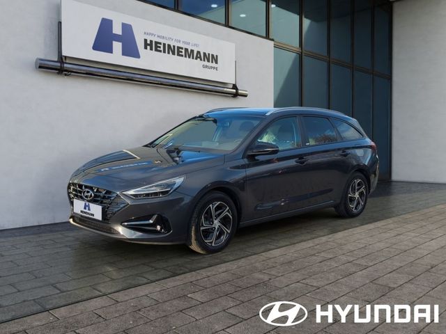 Hyundai i30 Kombi 1.6 CRDI DCT Intro Navi LED Pano