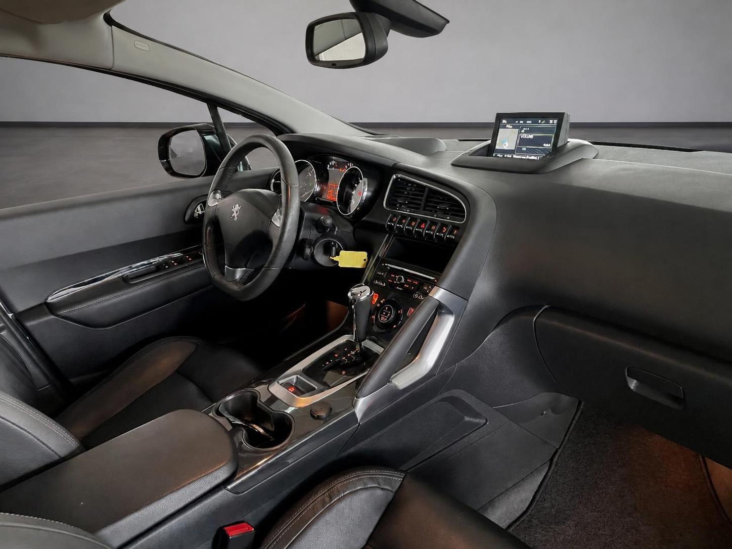 Peugeot 3008 Allure *Pano+ Kamera + TMP + Head Up +Navi