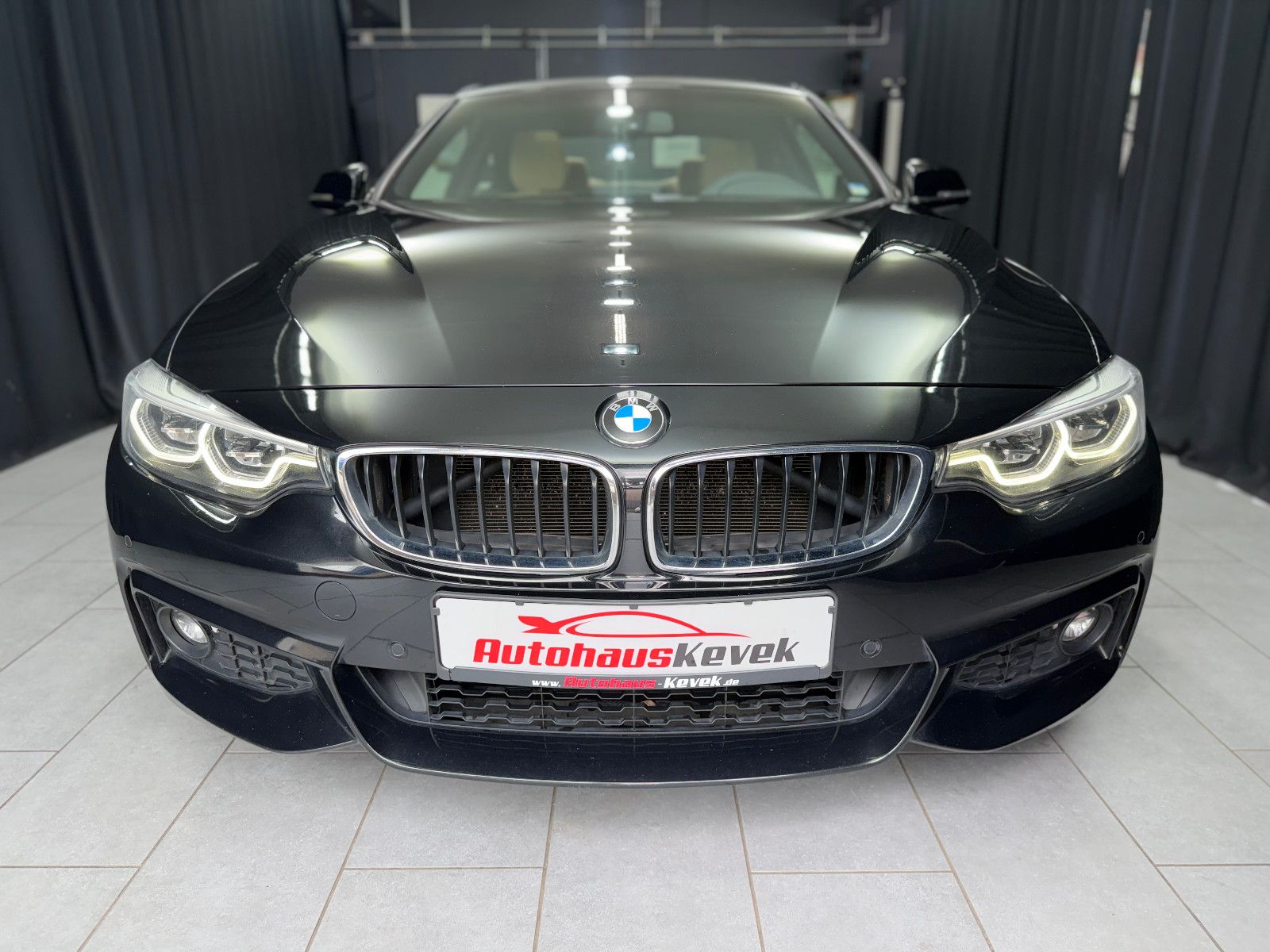 Fahrzeugabbildung BMW 440i Coupe M Sport|LCI|GLASDACH|SHADOWLINE