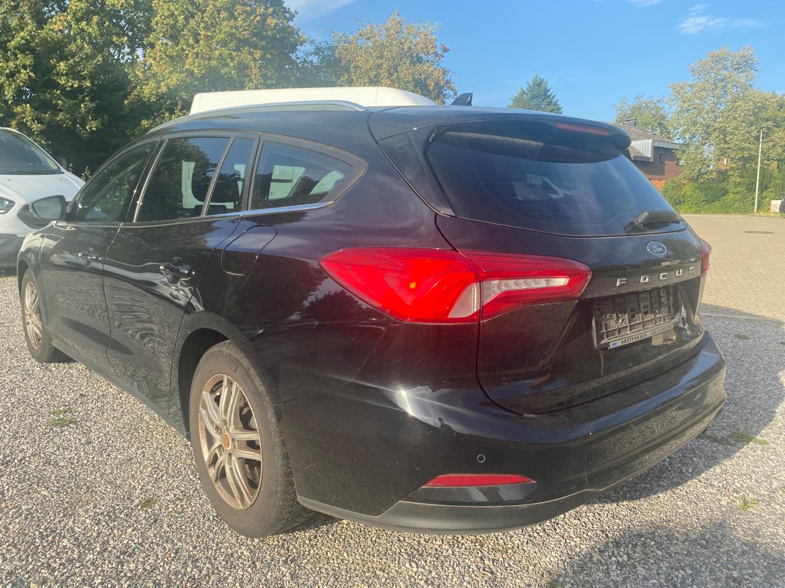 Ford Focus Turnier Titanium Automatik, Navi 120, ps