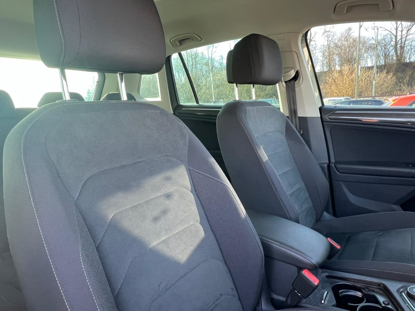 Tiguan 2.0TDI 4M DSG Highline R-LINE*NAVI*ASSIST