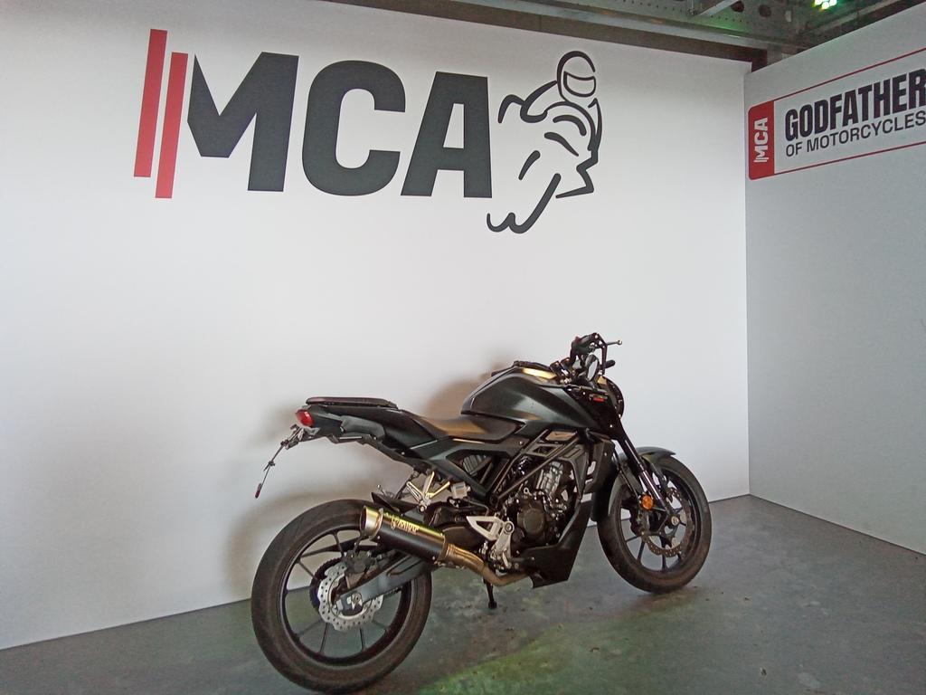 Honda CB125R 