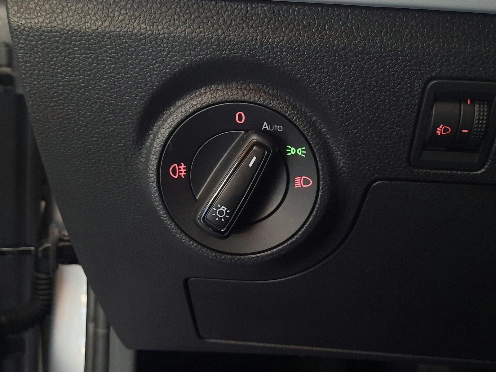 Fahrzeugabbildung SEAT Ibiza Style TSI *Navi*Cam*LED*Sitzhzg*Einparkh*