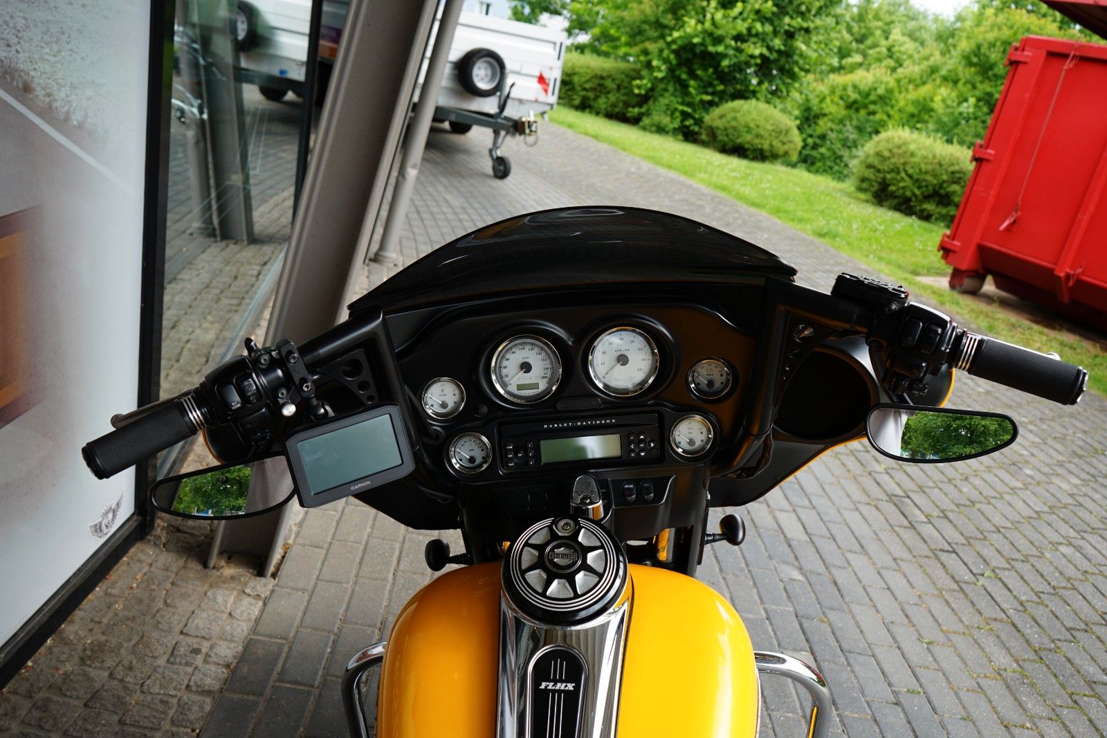 Fahrzeugabbildung Harley-Davidson Street Glide 103 - Jekill & Hyde - Garmin