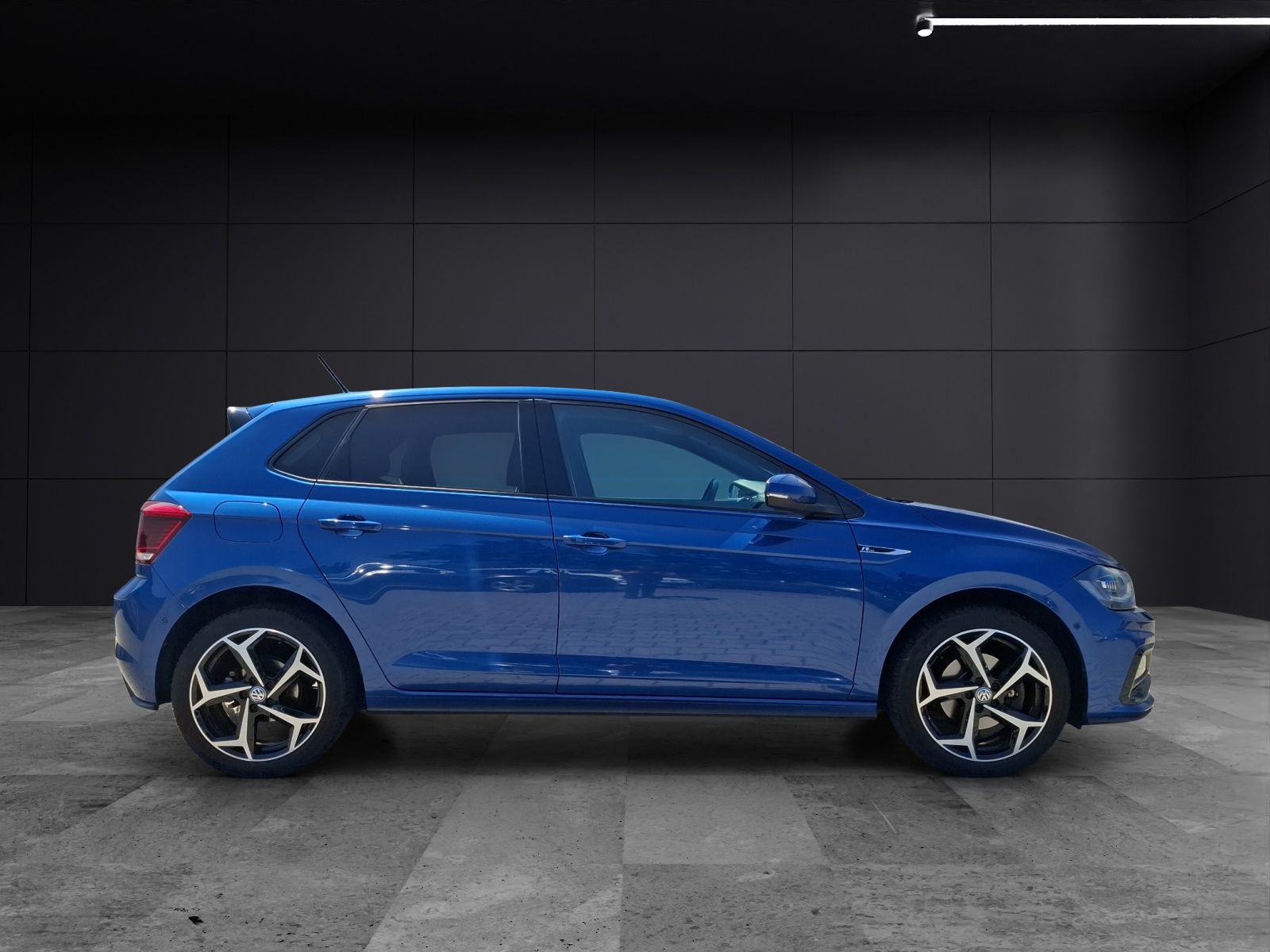 Fahrzeugabbildung Volkswagen Polo DSG Highline R-Line LED Navi AID ACC RFK be