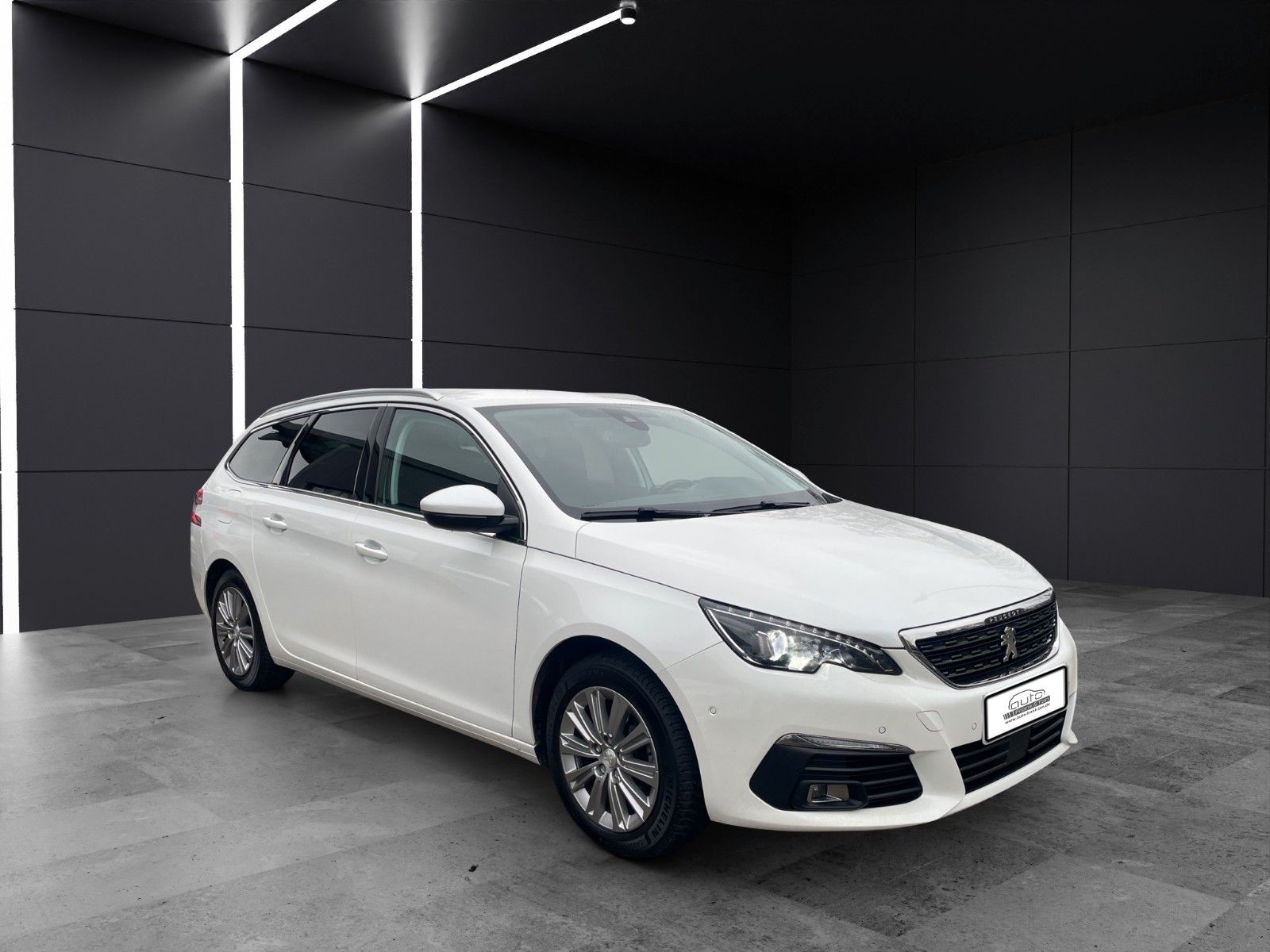 Fahrzeugabbildung Peugeot 308 SW Allure Pack*AHK*Kamera*Ambiente*Navi*