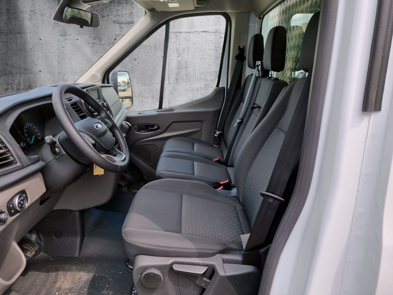 Fahrzeugabbildung Ford Transit Pritsche 350 L3 Einzelkabine Trend