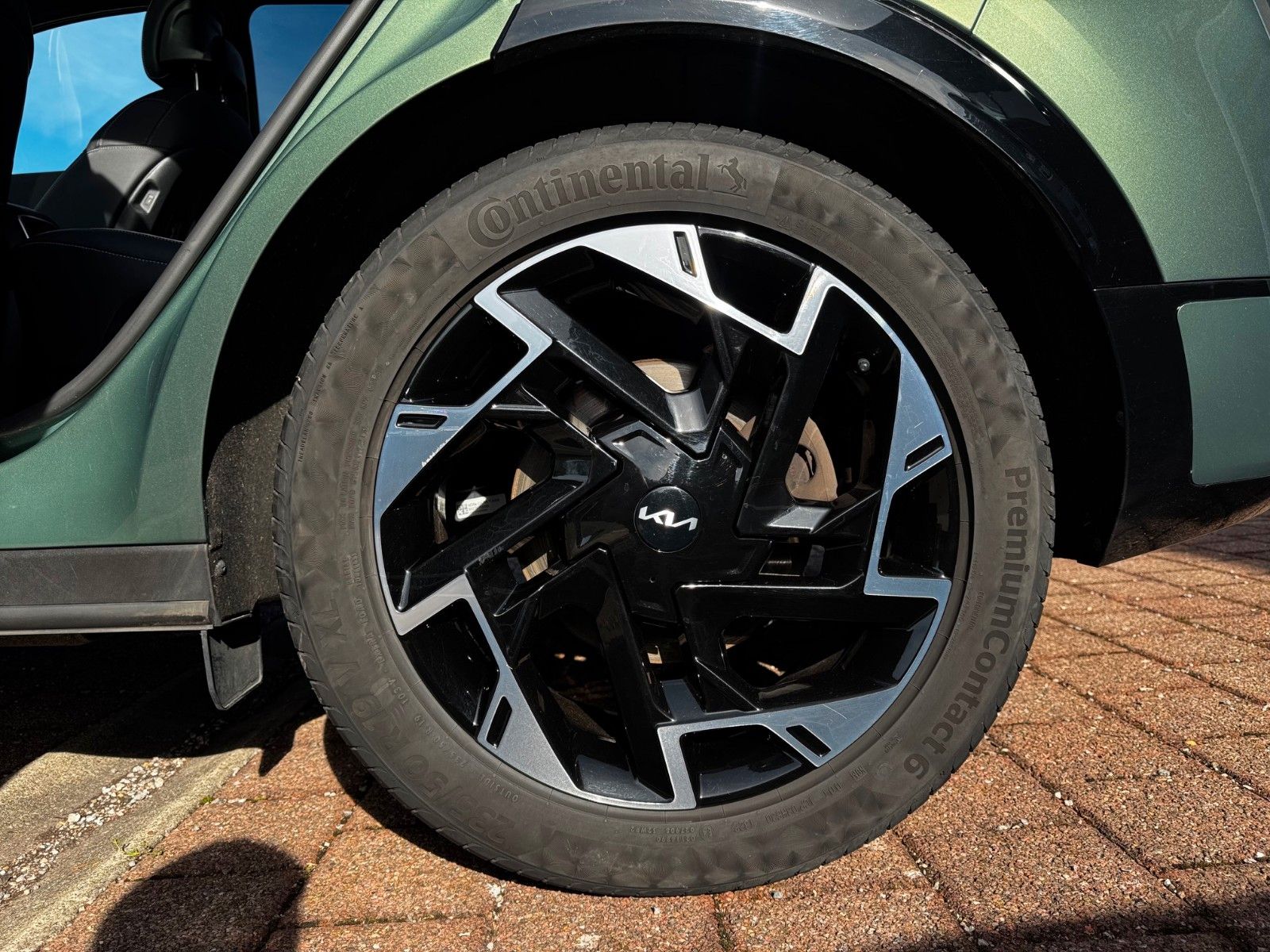 Fahrzeugabbildung Kia Sportage 1.6 GT-line 180PS AWD 360° GLASDACH