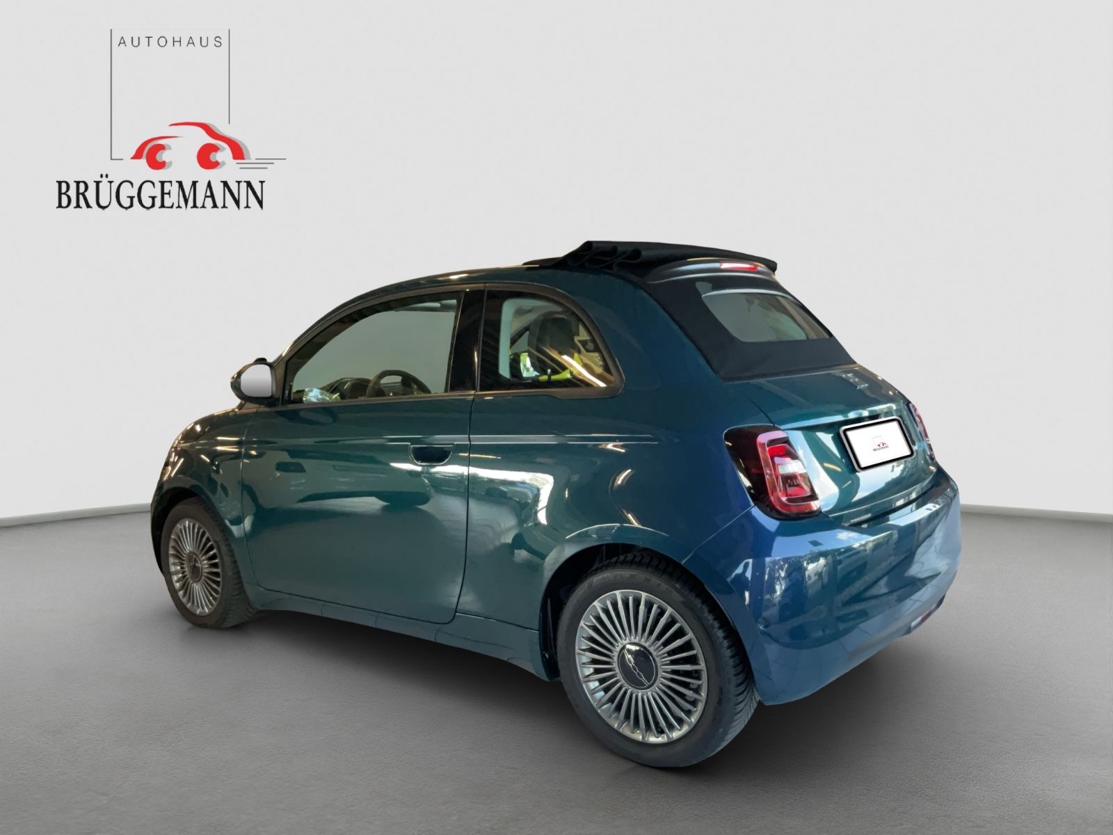 Fahrzeugabbildung Fiat 500e Icon Cabrio 42 kWh