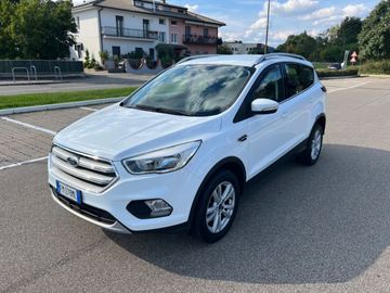 Ford Kuga - 1