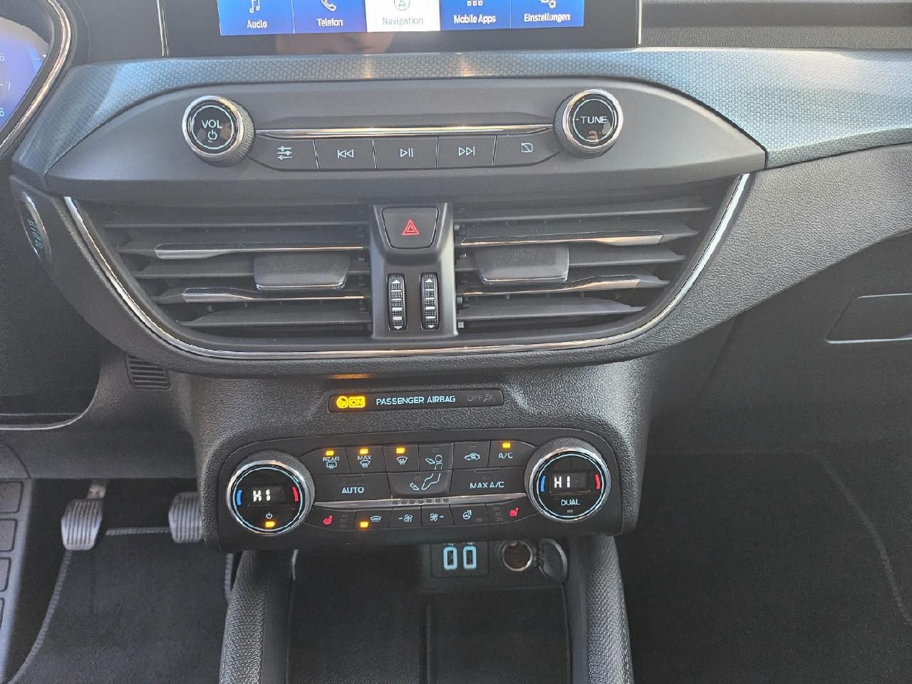 Fahrzeugabbildung Ford Focus Turnier Active X