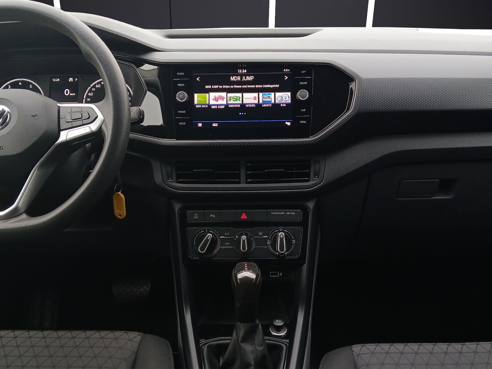 Fahrzeugabbildung Volkswagen T-Cross TSI Life DSG LED Klima RFK LM