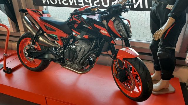 KTM 890 Duke GP orange verfügbar