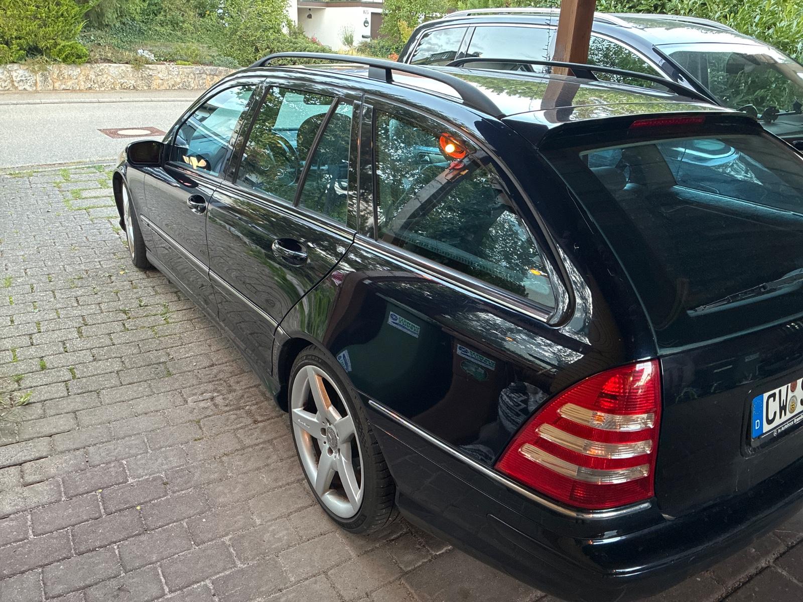 Mercedes-Benz C320 2005 — rear view