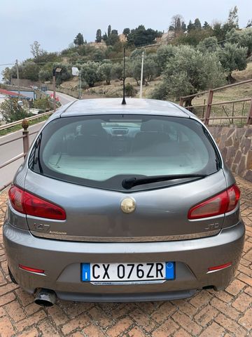 Alfa Romeo 147 1.9 JTD M-JET 16V 3 porte Dist.