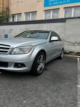 Mercedes-Benz Mercedes Benz Automatik - Mercedes-Benz C 220 mit Benzin-Antrieb