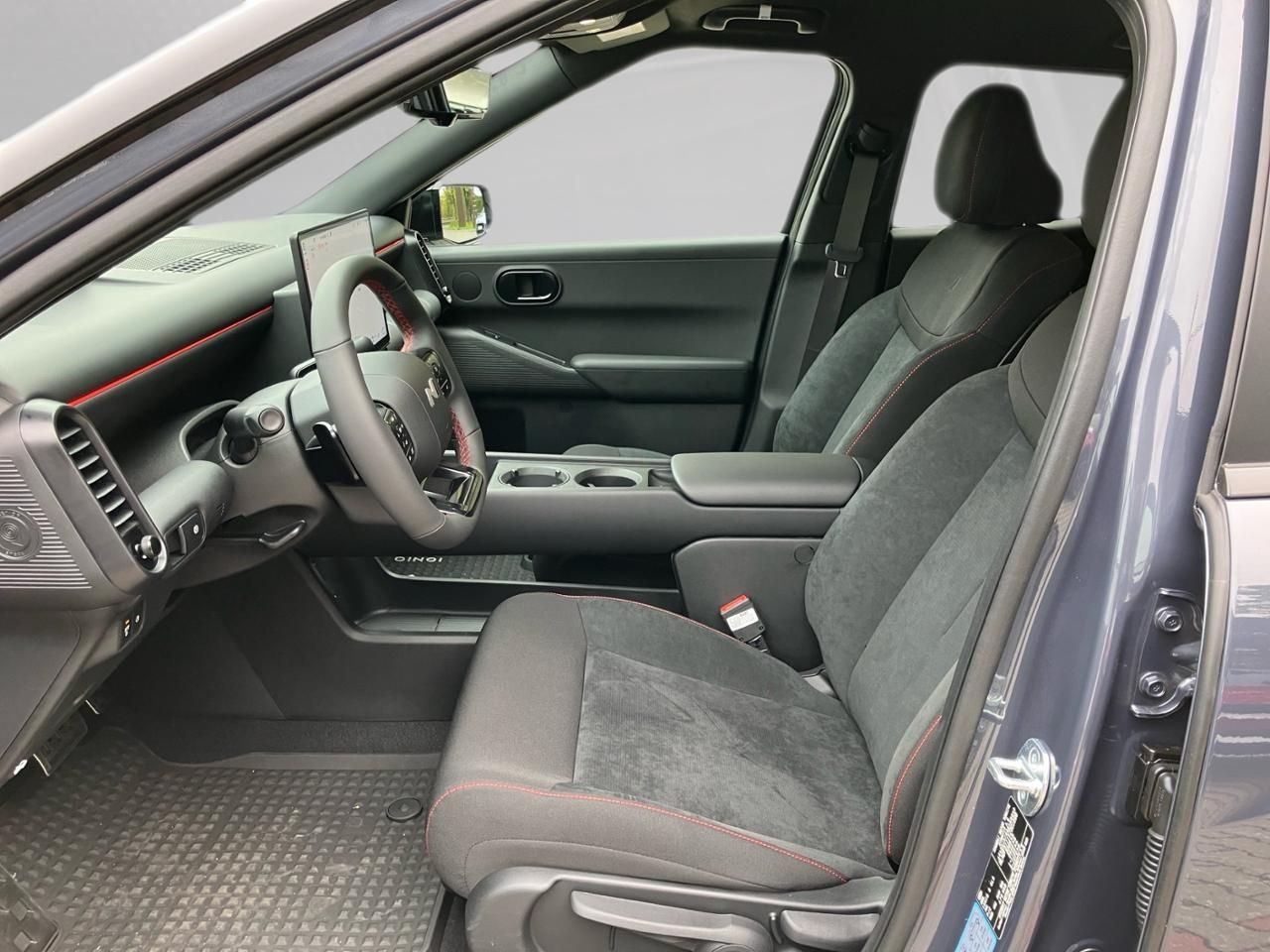 Fahrzeugabbildung Hyundai IONIQ 3 (MY27) 61 kWh (135 PS) 2WD N Line SHZ*LH