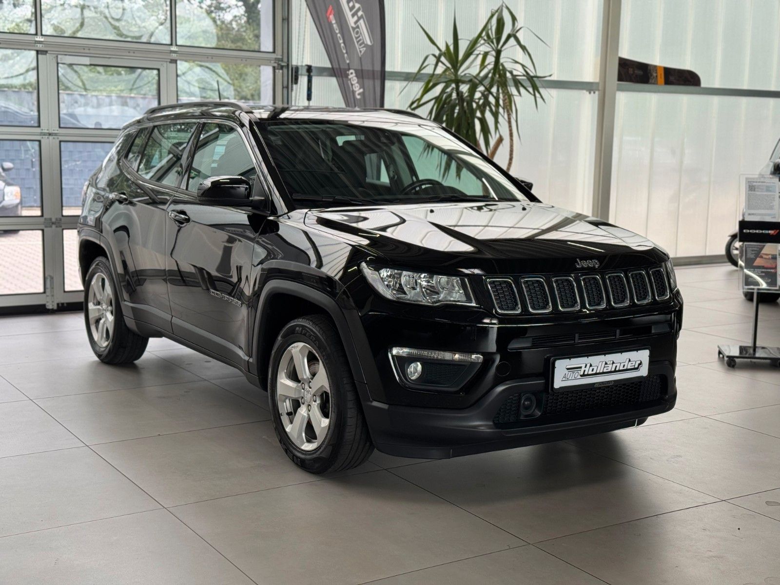 Fahrzeugabbildung Jeep Compass 1.4 T Longitude FWD  " Winterpaket "