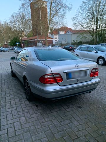 Mercedes-Benz CLK 320