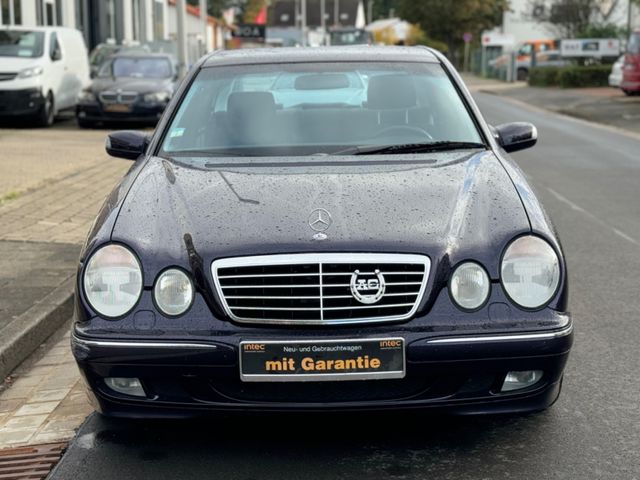 Mercedes-Benz E 200 AVANTGARDE