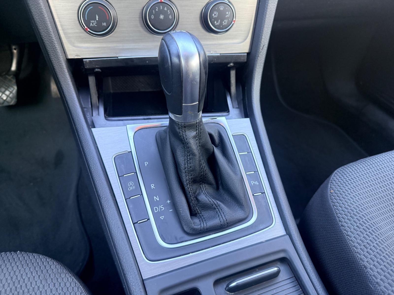 Volkswagen Golf 2015 — photo 13