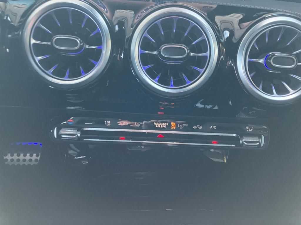 Fahrzeugabbildung Mercedes-Benz A 200 Kompaktlimousine AMG*AHK*Kamera*LED*Sitzzg