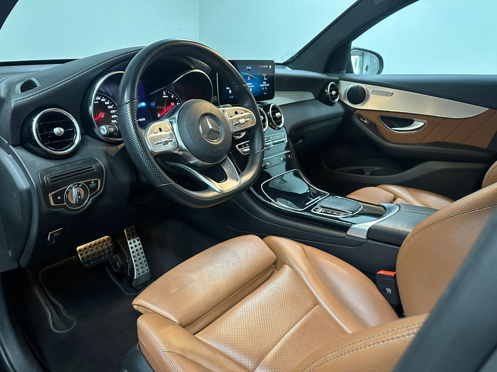 Fahrzeugabbildung Mercedes-Benz GLC 220 d 4MATIC Coupé *AMG-LINE*DISTRO*KAMERA*