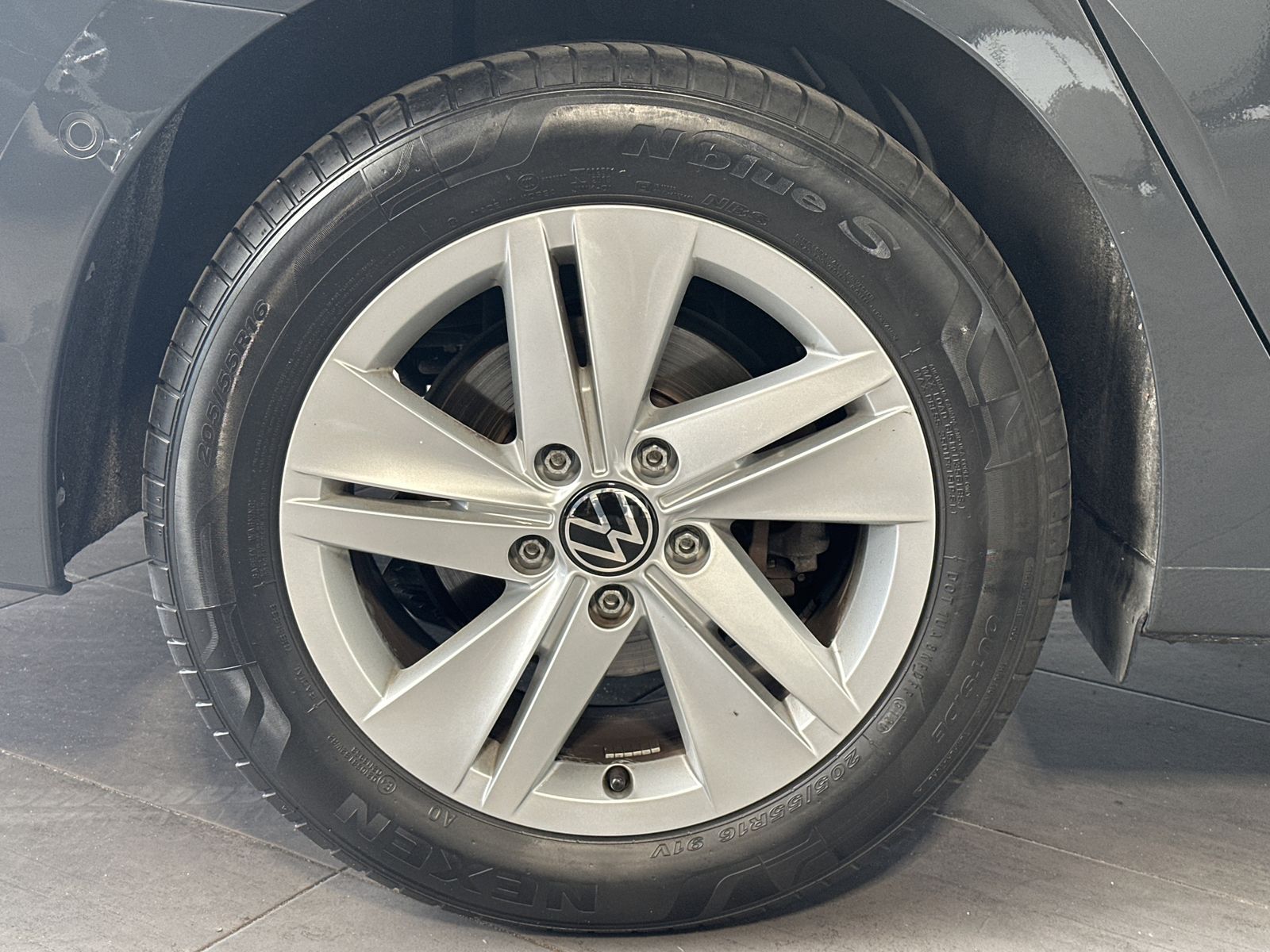 Fahrzeugabbildung Volkswagen Golf Variant 2.0 TDI DSG Life NAV+LED+ACC+KAMERA