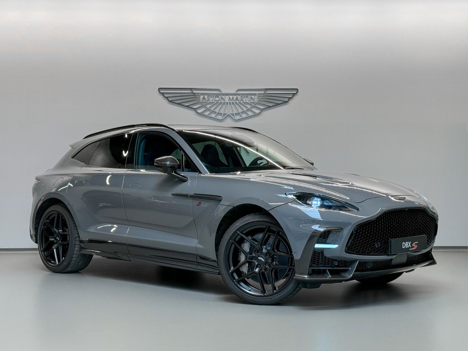 Aston Martin DBX S || 2026 FULL CARBON OPTIONS
