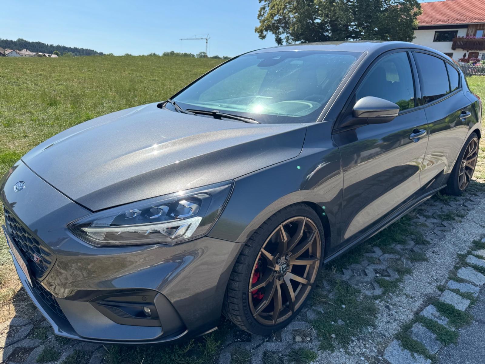 Ford Focus Limited ST 280ch - Recaro - 2ème main - B&O - Navi - Carplay