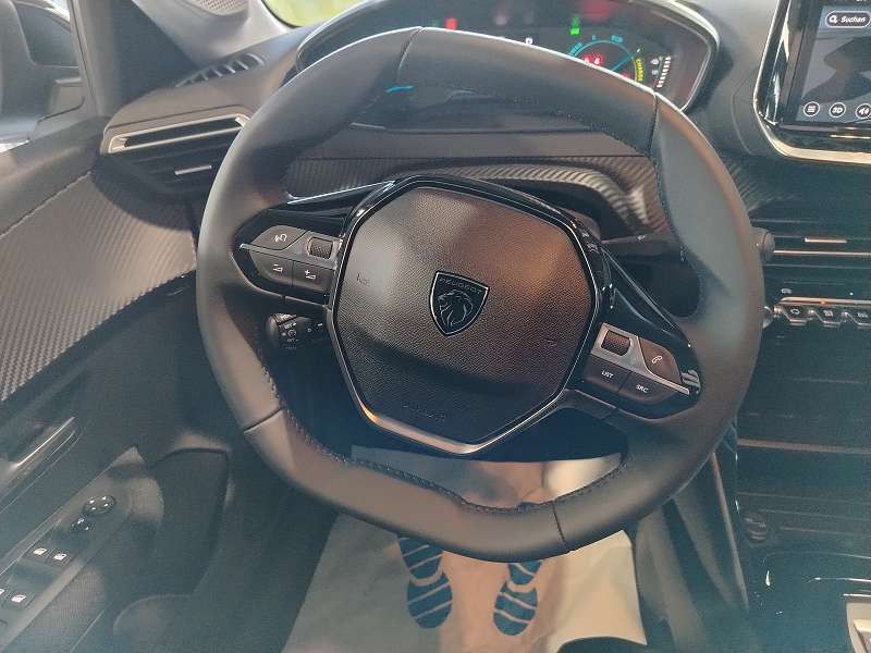 Peugeot e-208 - Bild 18