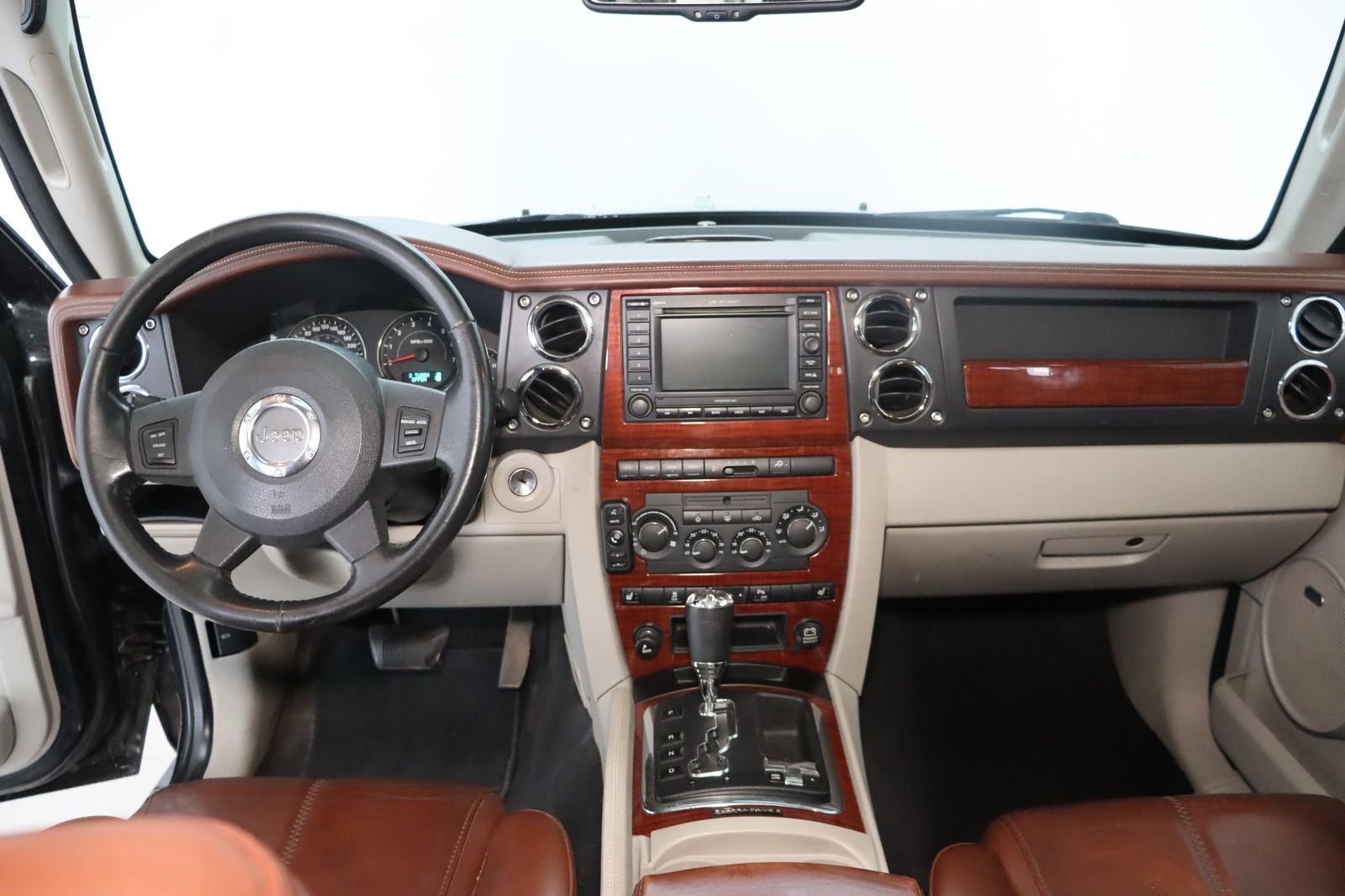 Fahrzeugabbildung Jeep Commander 3.0 CRD Autom.* Standhzg.