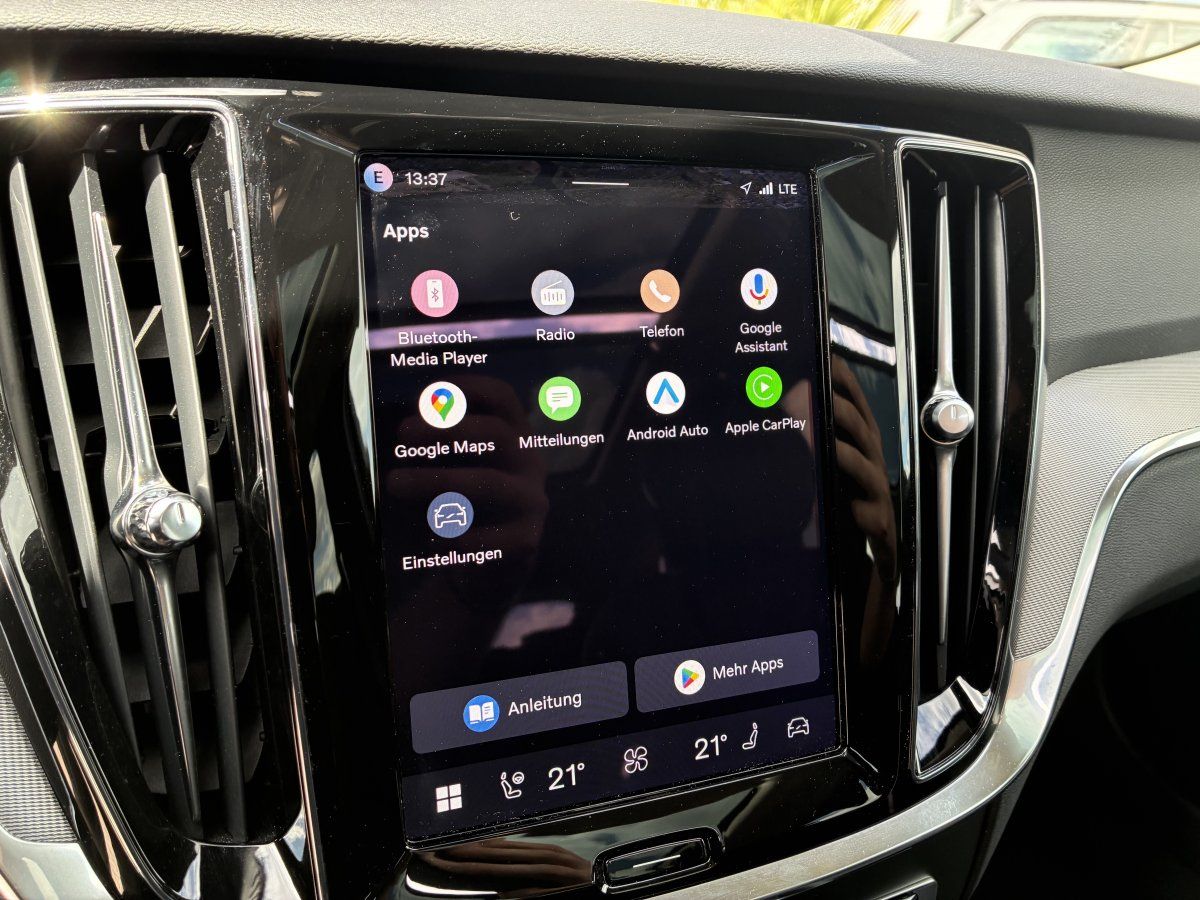 Volvo V60 B4 Plus Dark PANO HUD MEMORY foto 13