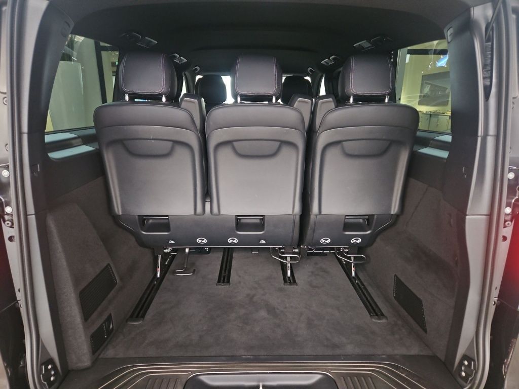 Fahrzeugabbildung Mercedes-Benz V 300 AVG lang 7 Sitze STHZ DISTRONIC AHK SOUND