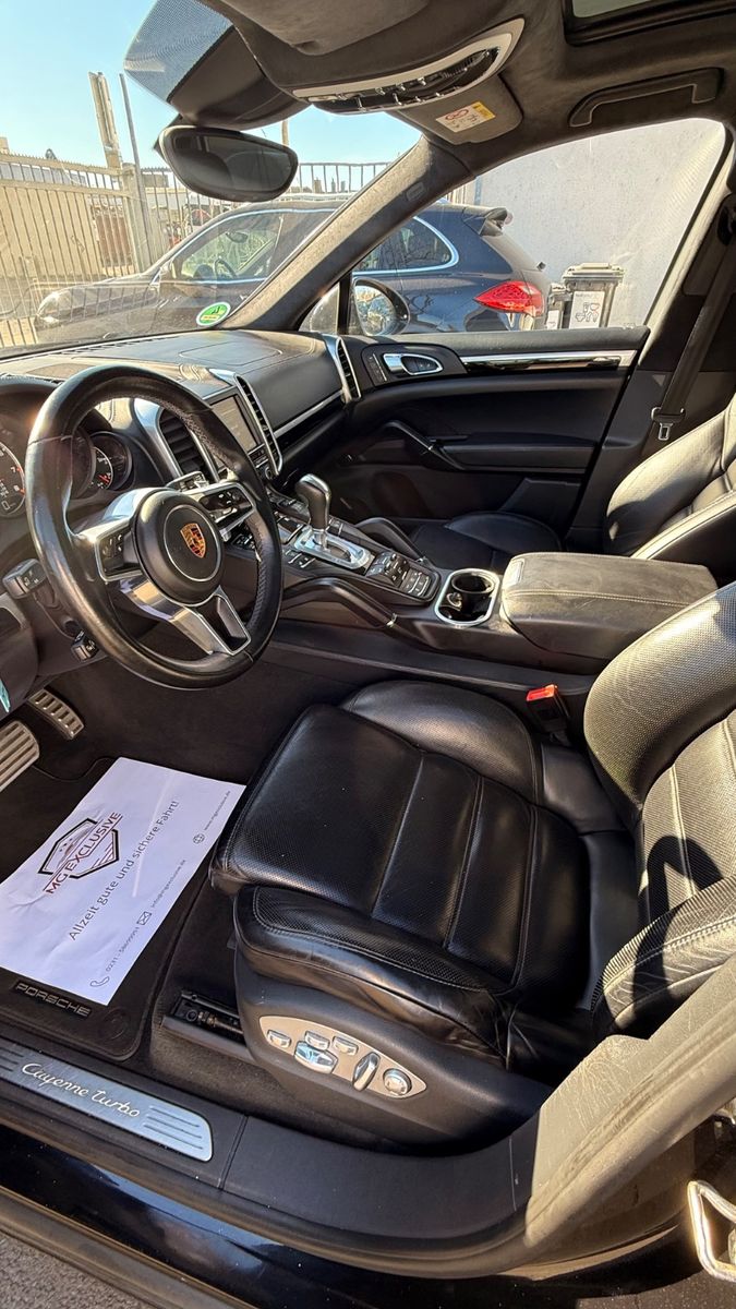 Fahrzeugabbildung Porsche Cayenne Turbo LED/Panorama/AHK/Kamera