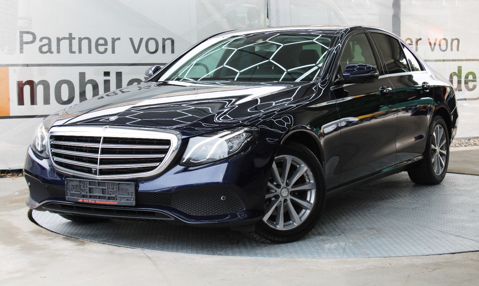 MERCEDES-BENZ E 220 d *Automatik* *360Kamera*Leder*