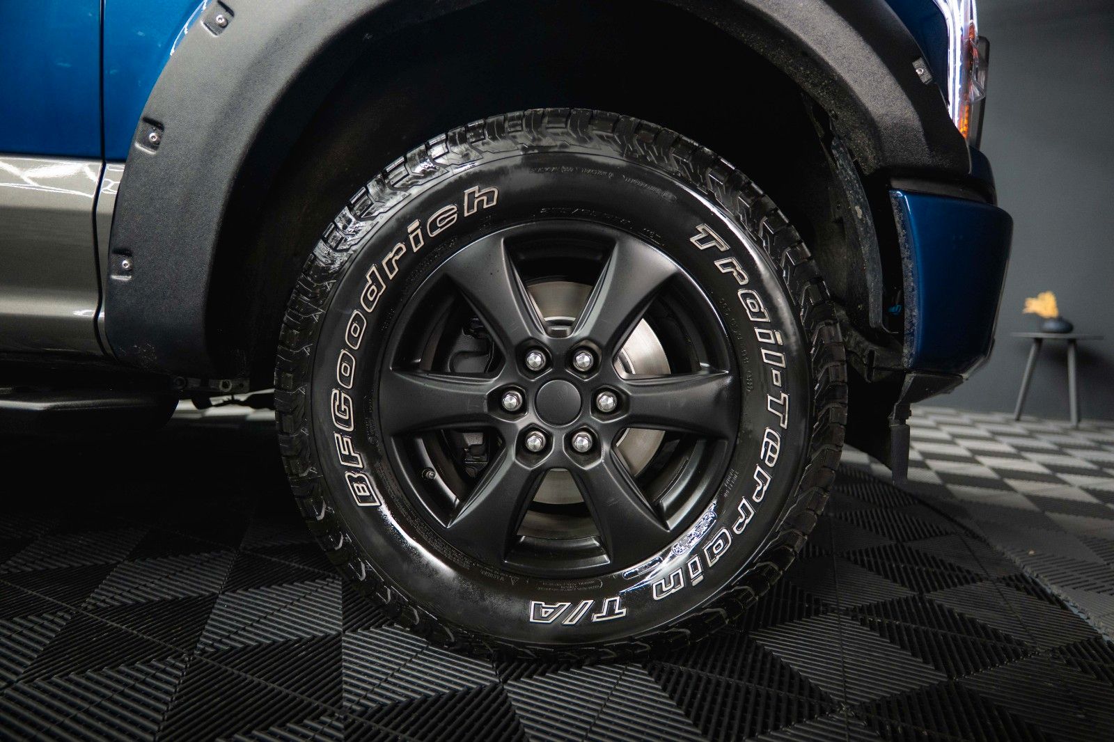 Fahrzeugabbildung Ford F150 V6 4x4 Offroad SuperCrew RAPTOR HardTop 19%